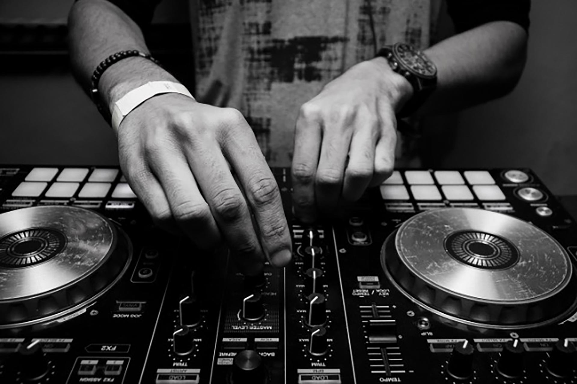 From Idea to Song: Practical Steps for Beginners in Music Creation