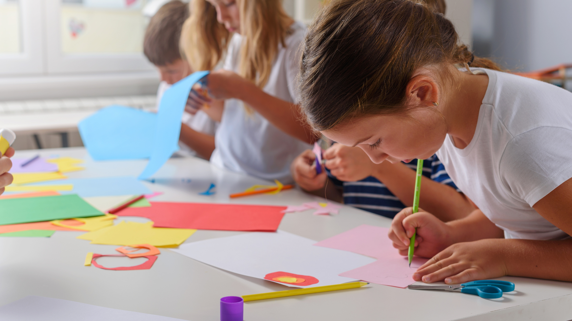 The Influence of Handicrafts in Education: Developing Practical and Creative Skills in Children